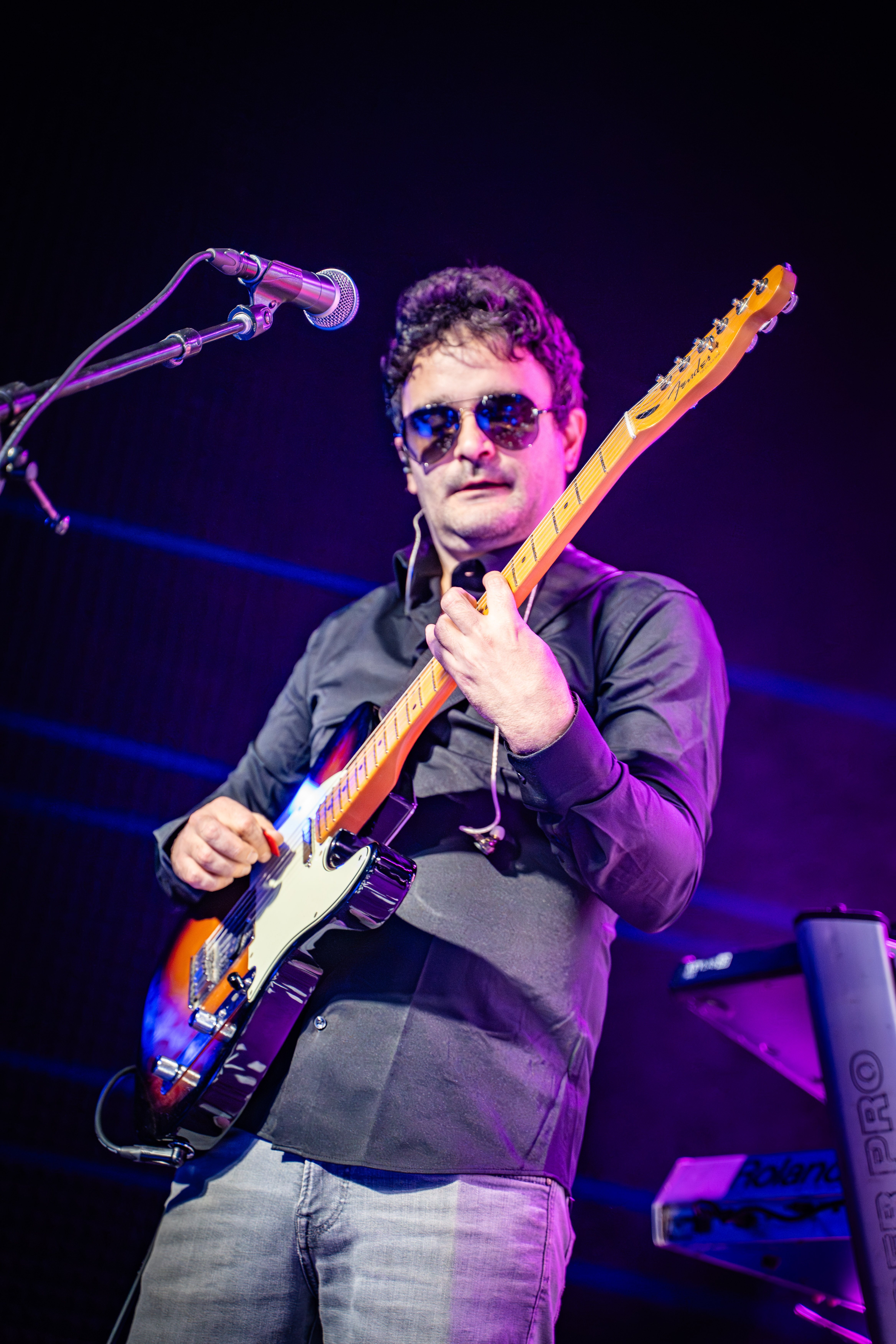 Betty Boom nastup 3 - Gitarista sa sunčanim naočarima