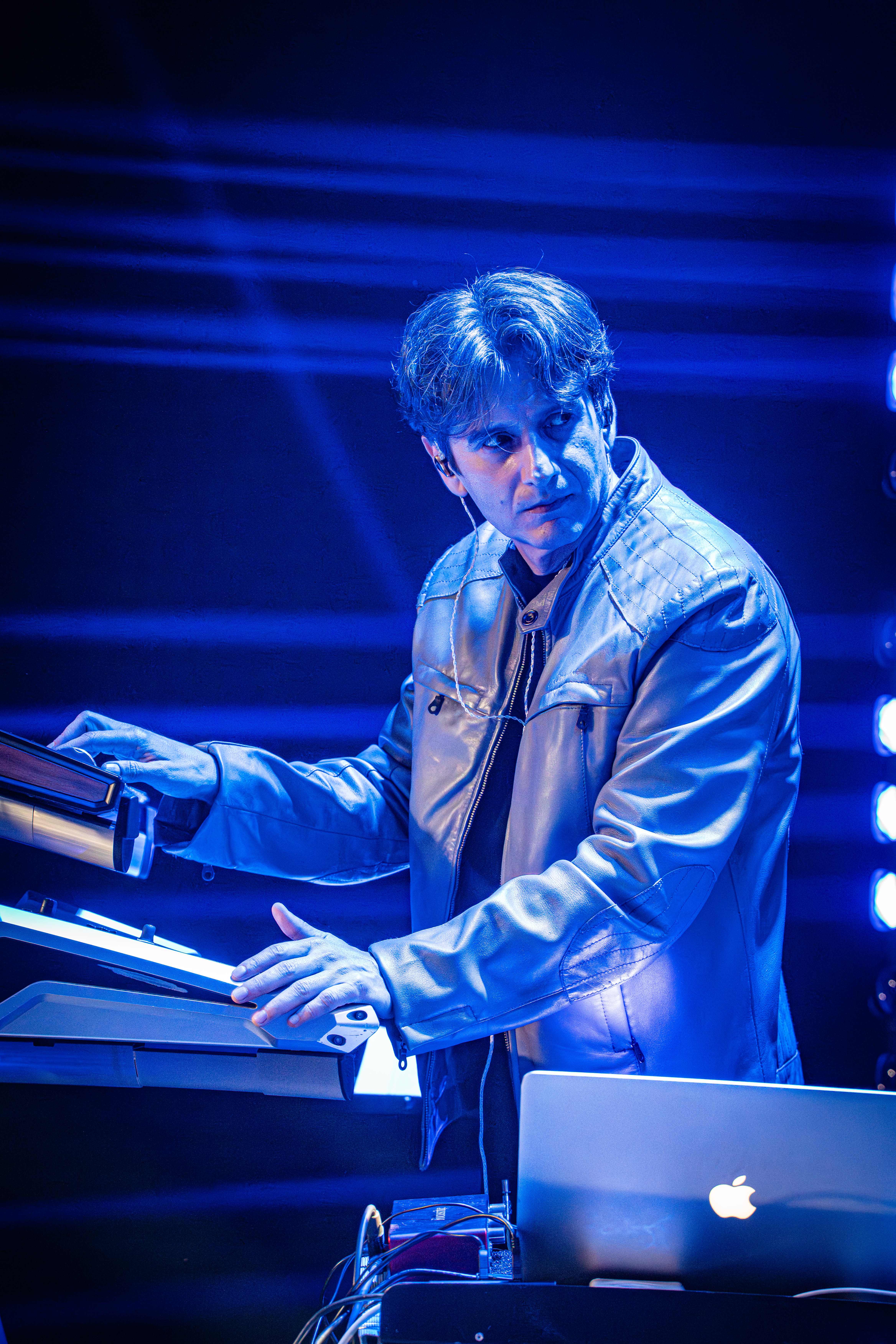 Betty Boom nastup 5 - Klavijaturista na sceni